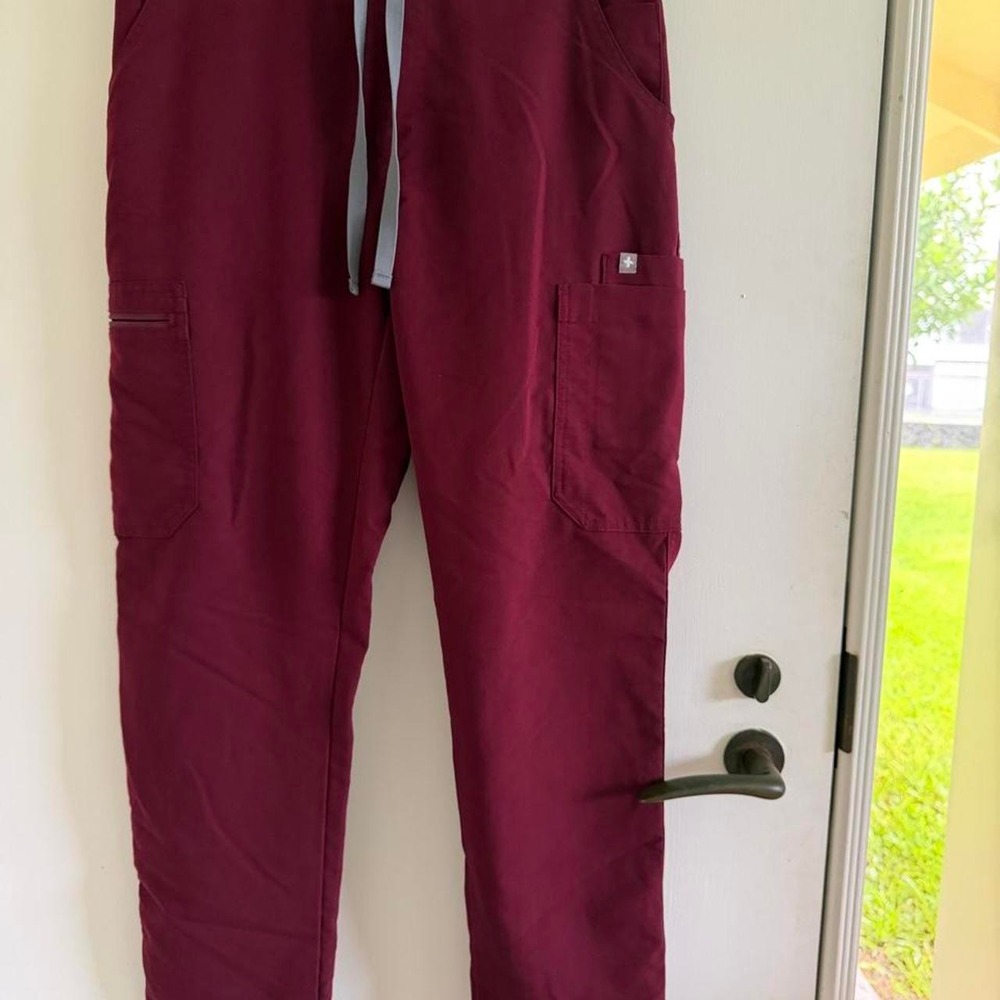 Figs Burgundy Scrub Pants Womens Small Petite Adjustable Waist TW2000P